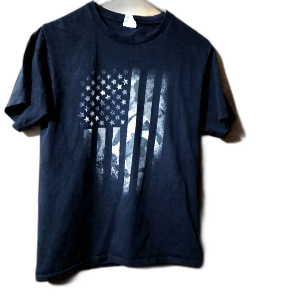 Port Company Black Camo Flag Mens T-Shirt S 100% Cotton